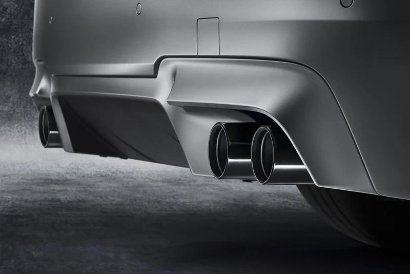 The twin-exhausts of the 30 Jahre Edition are finished in black chrome