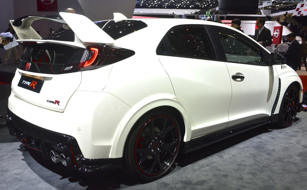 In spite of all of the high-speed aerodynamics and complex front suspension, the Type-R is fitted with a torsion beam rear suspension