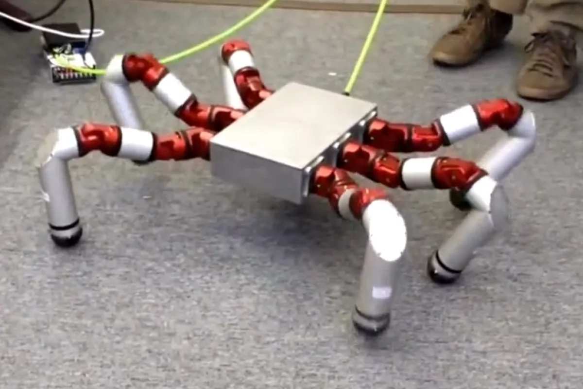 The Snake Monster robot is claimed to be the precursor to a range of robots intended to be built using a modular system (Photo: CMU Robotics Institute)