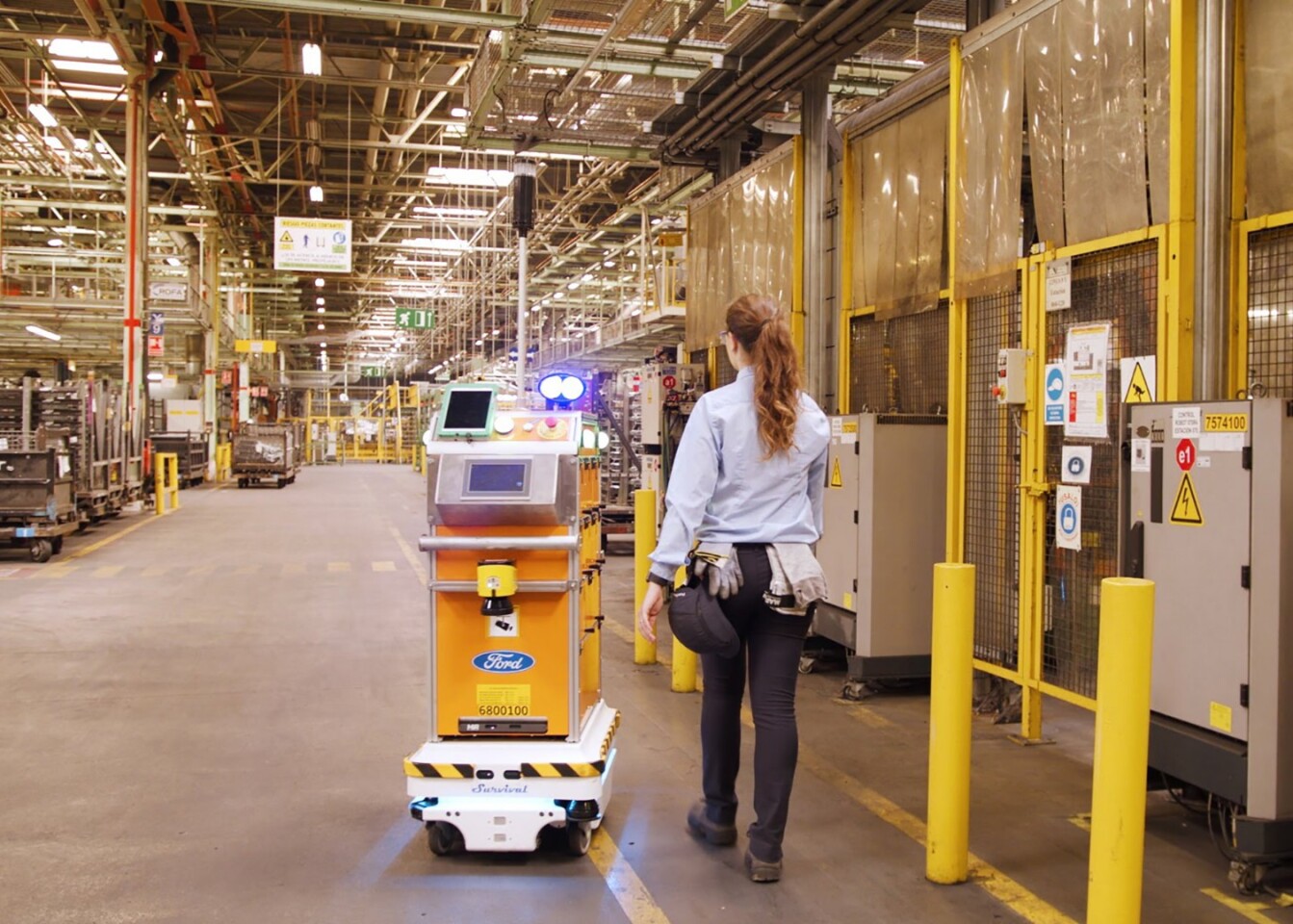 The self-driving Survival robot can detect obstacles and remember them in the future