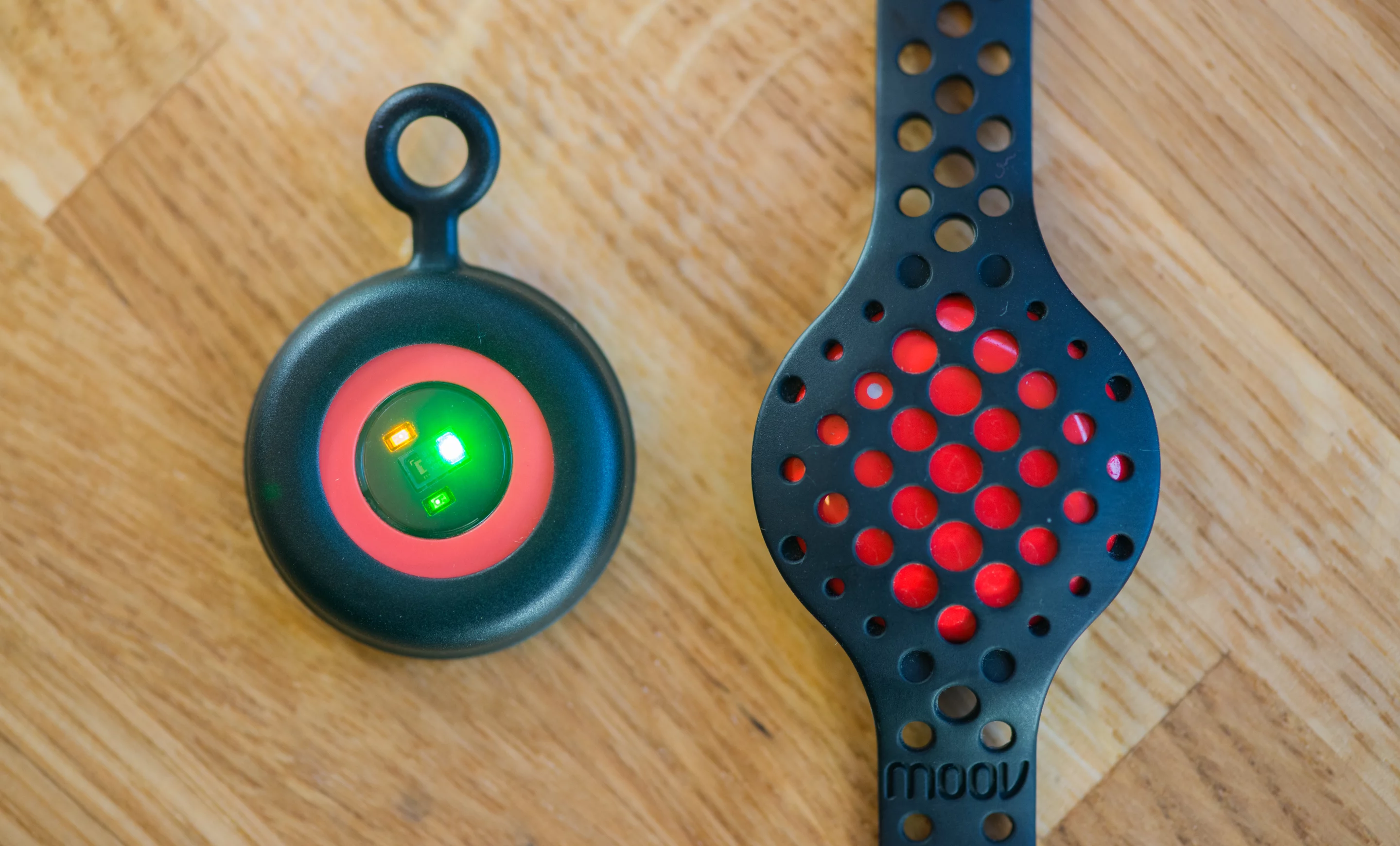 The Moov HR (left) and the Moov NOW (right)