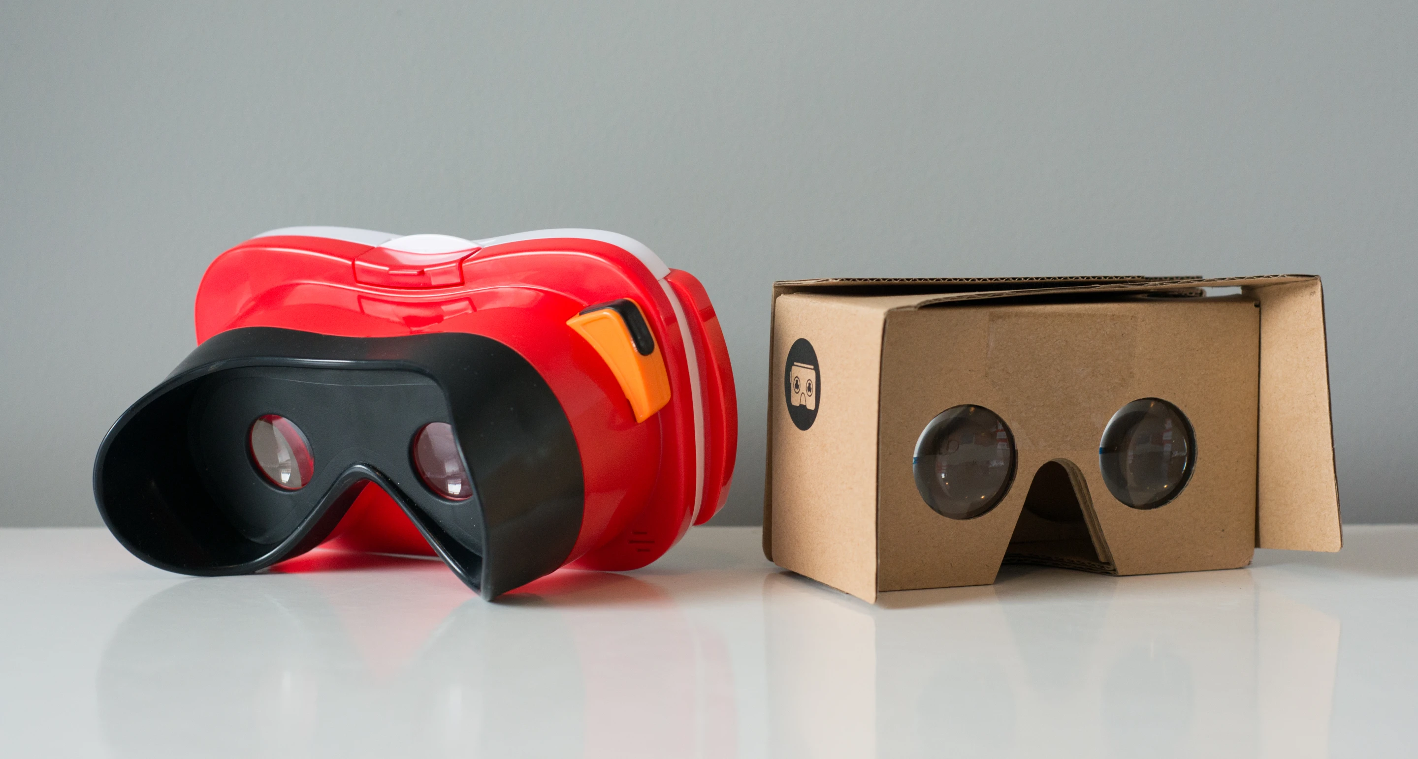 The Mattel View-Master VR compared with a standard Google Cardboard viewer