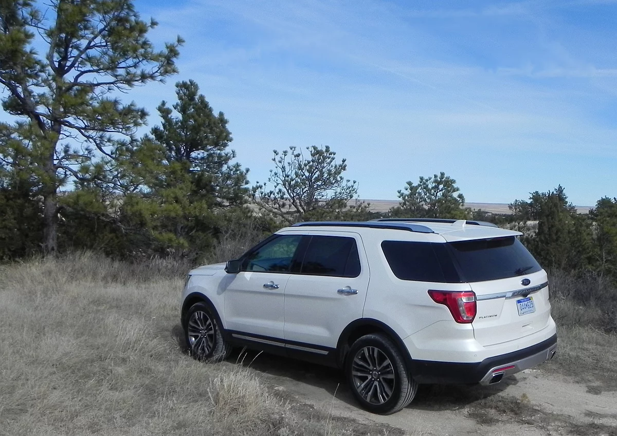 The 2016 Explorer now has an option that allows for self-parking in both parallel and perpendicular spaces