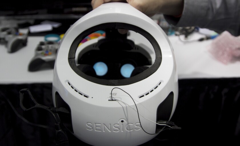 SmartGoggles sport dual SXGA (1280x1024) OLED displays (Photo: Gizmag)