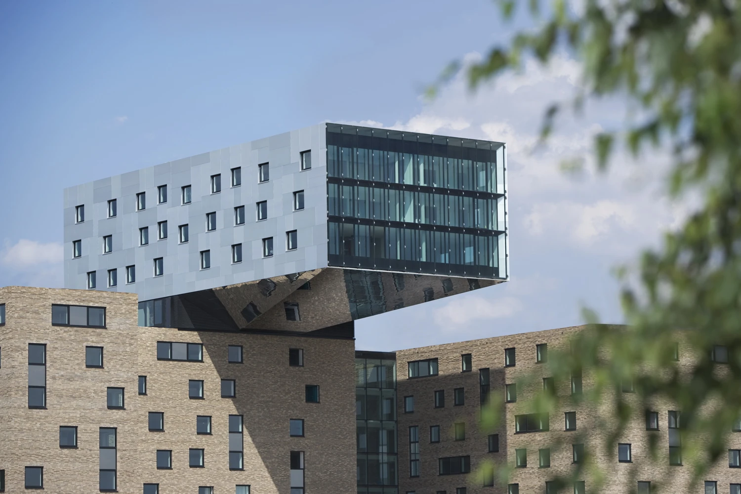 Floors 8-10 including the Music Sound Floor are located in the upper tower, hanging 36 meters above the river Spree(Image by nhow Berlin)