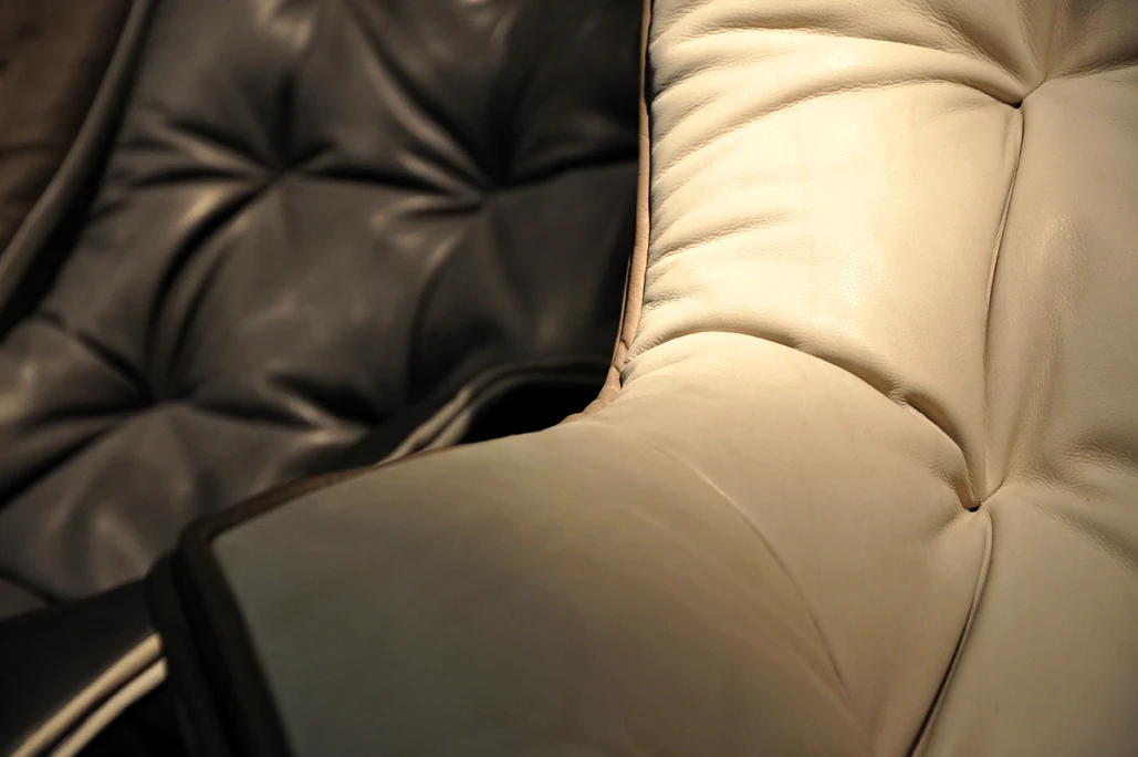 The chair features a removable external covering made from untreated natural leather, obtained from high-quality raw hides (photo: Edoardo Campanale/Gizmag)