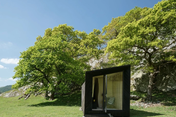 “Arthur’s Cave” was designed in honour of the cave where the legendary King Arthur supposedly took shelter alongside his knights