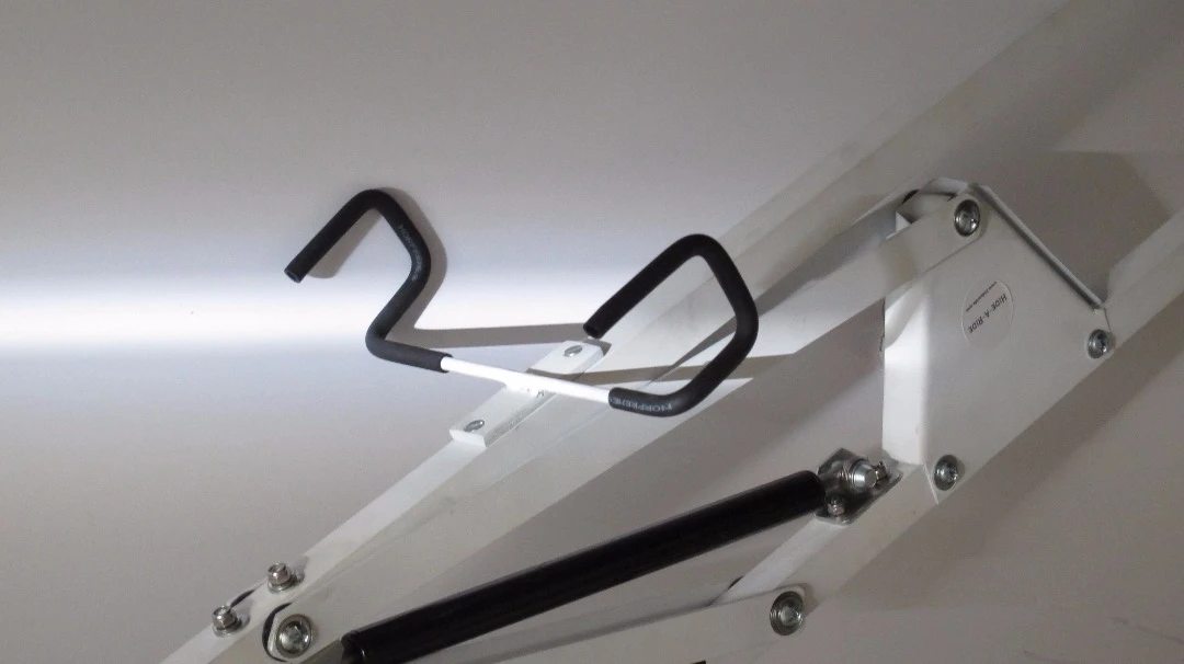 Bikes weighing up to 50 lb (23 kg) can be loaded onto the rack by way of a pair of Norprene-coated hooks, while there's also a seperate locking loop for added security