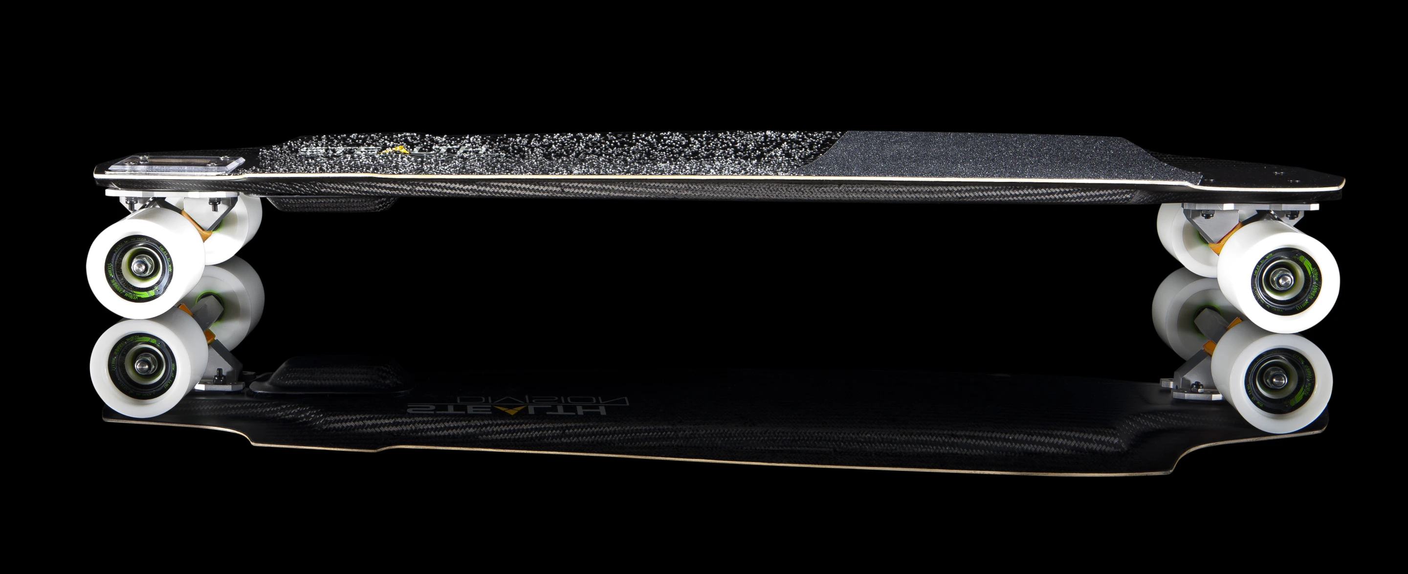 The Mach1 prototype deck tapers out and flares towards the edges for a more stable and tactile foot braking experience