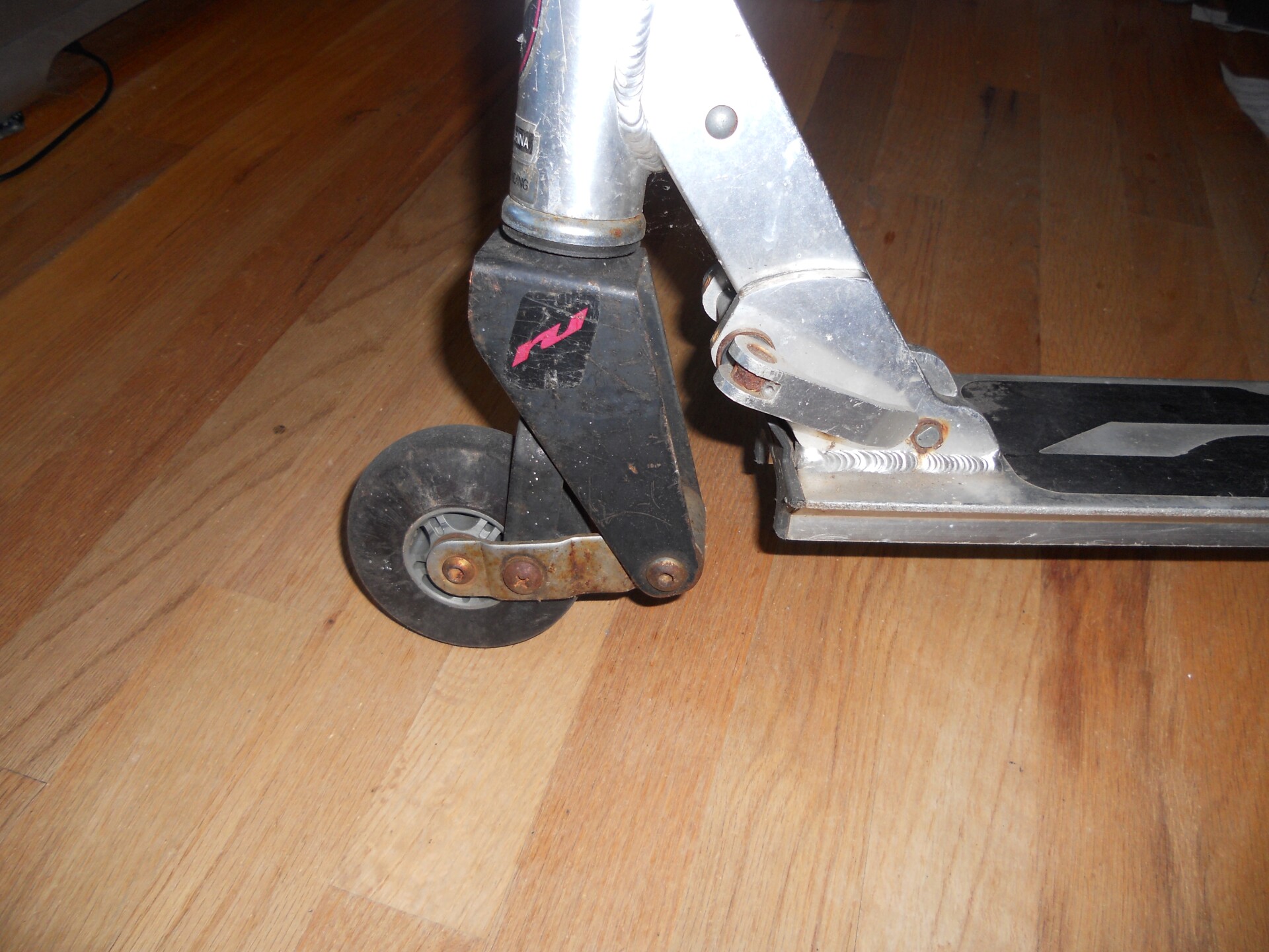 Kick scooter converted into awesome allterrain electric scooter