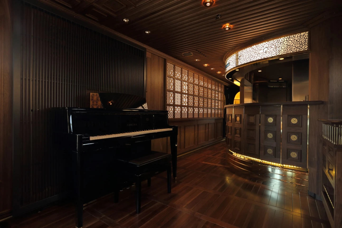 The Seven Stars bar boasts classic Japanese wood features and a piano for evening entertainment
