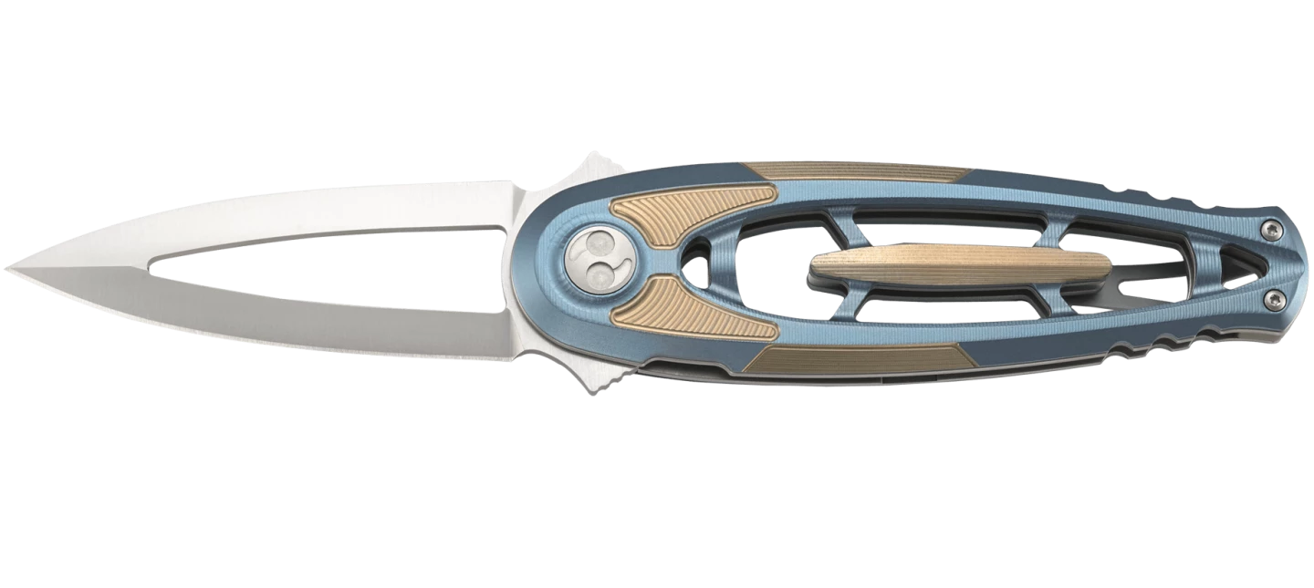 The smooth, symmetrical spear-point blade of the Hirin lends itself more to piercing tasks rather than slicing or sawing