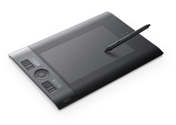 Intuos4 Wireless cuts the USB cable