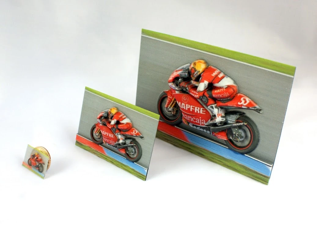 BumpyPhotos can be ordered in different sizes