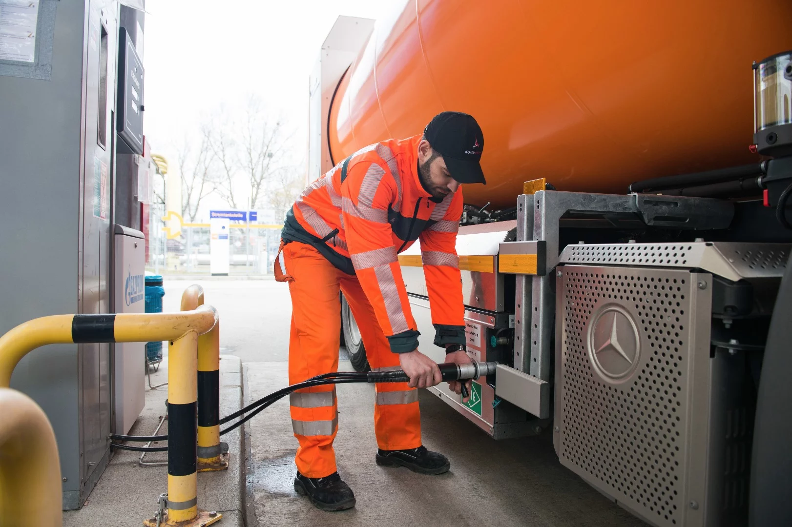 The CNG Mercedes trucks have a 600 liter fuel tank