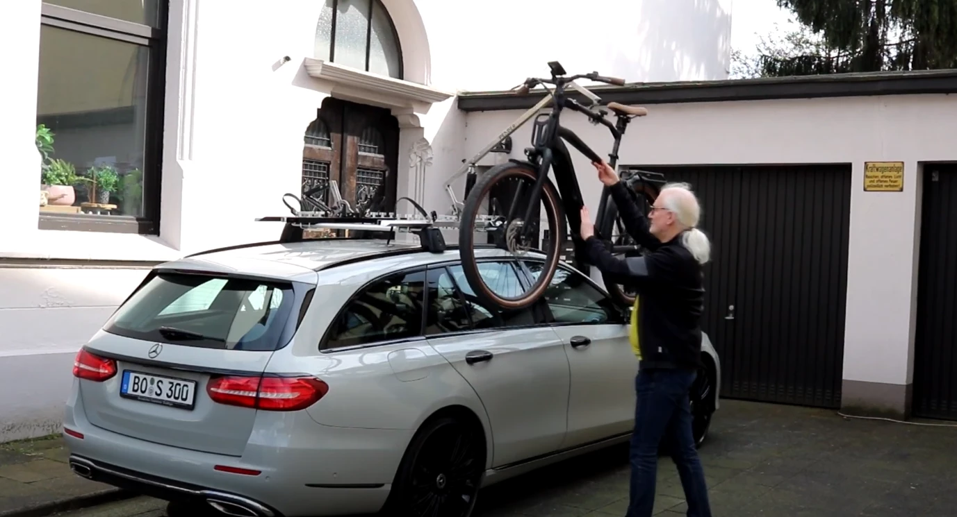 The Ebikelifter isn't fully automatic, still requiring the user to lift, but it makes it much easier and quicker to get a bulky ebike on the roof
