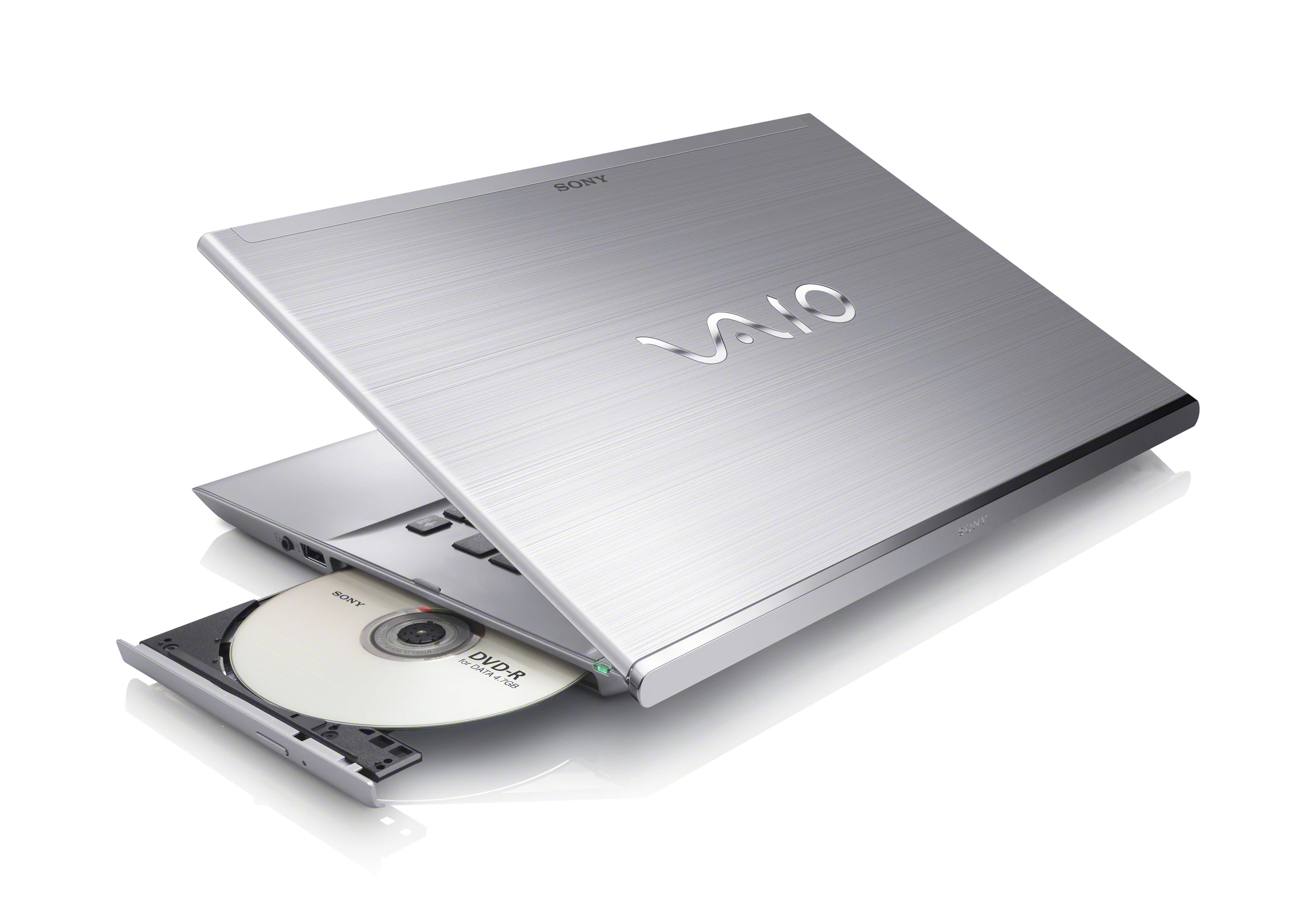 The new VAIO T14 comes with included Blu-ray/DVD optical disc drive