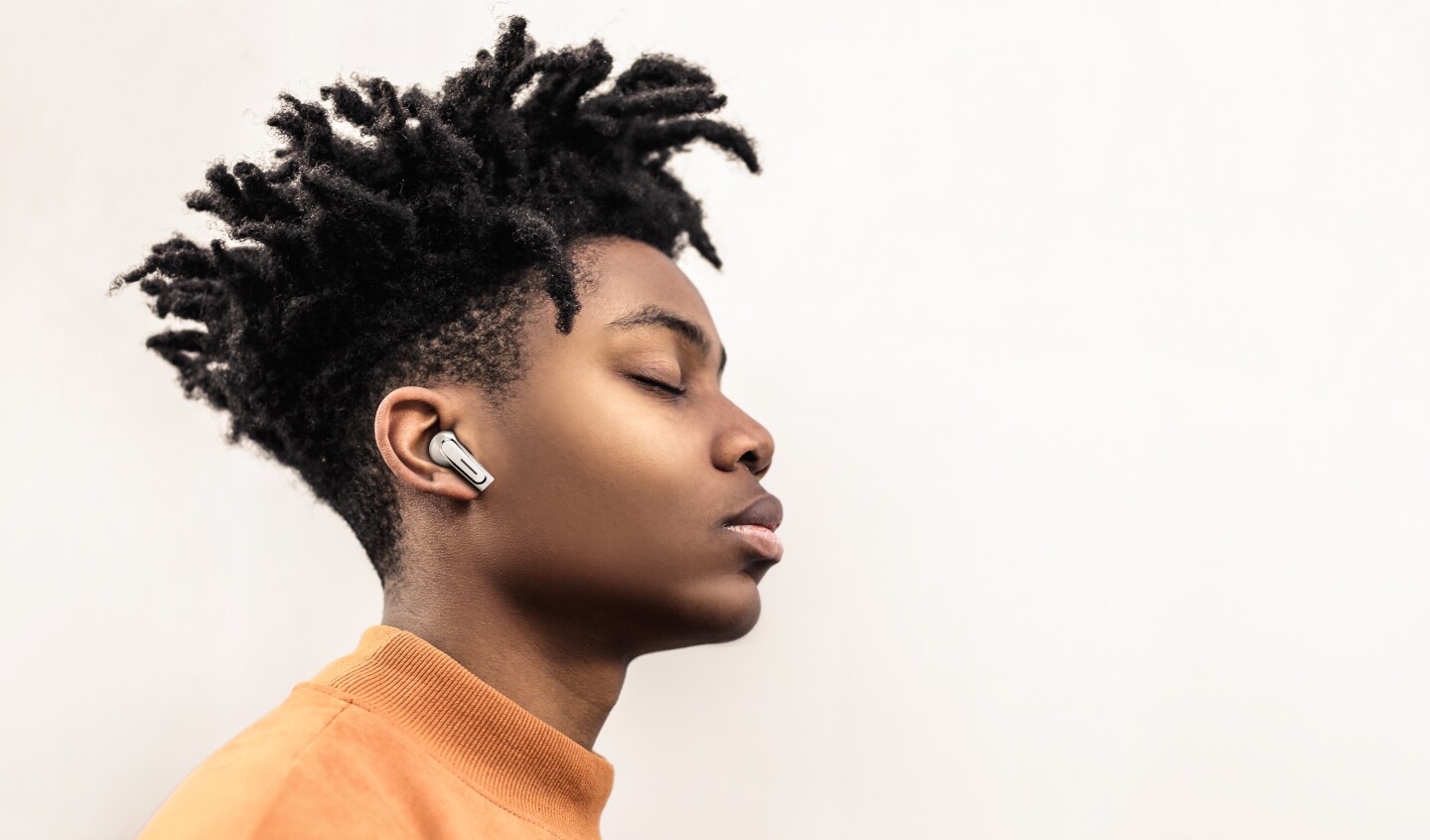 Olive Pro wireless earbuds claim to amplify voices, cut out noise