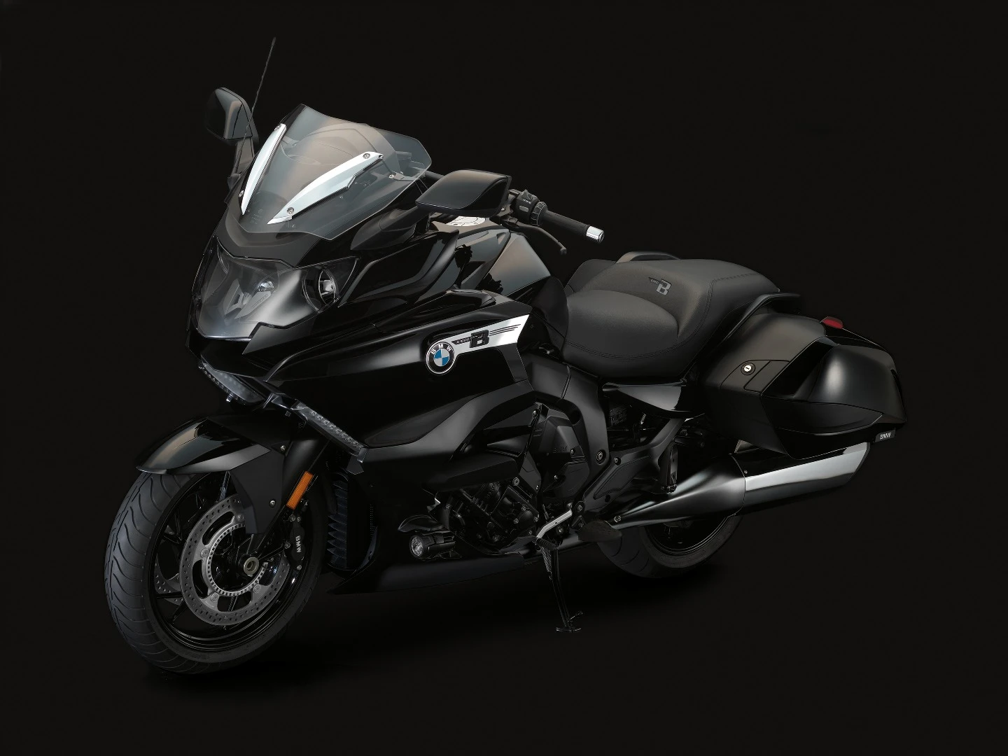 The wood paneling from the Concept 101 is gone for the production K1600 B