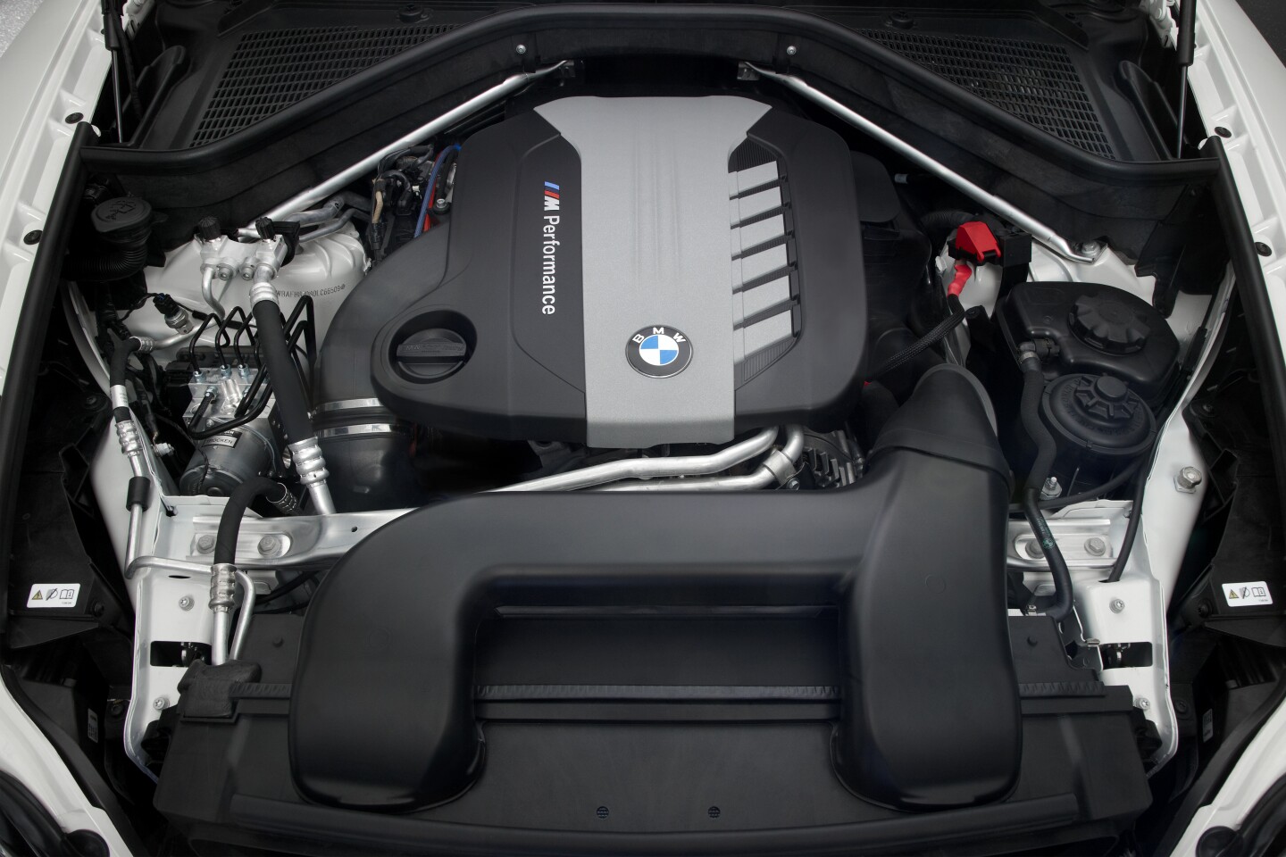 BMW's amazing new 381 bhp 740 Nm 45 mpg triple turbo diesel (and four ...
