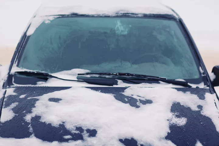 Scientists have developed a new de-icing surface that boasts a reported efficiency of almost 100%