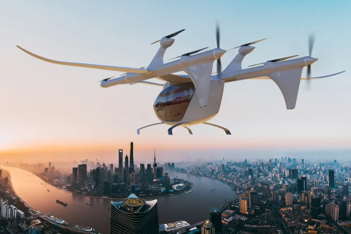 Autoflight's lift-and-cruise V1500M will carry three to four passengers up to 200 km at a cruise speed around 250 km/h