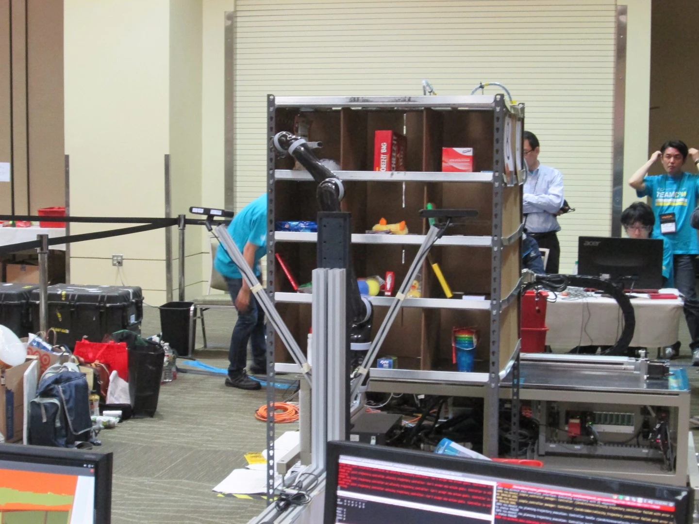 The Amazon Picking Challenge competitor robot using a frame arrangement