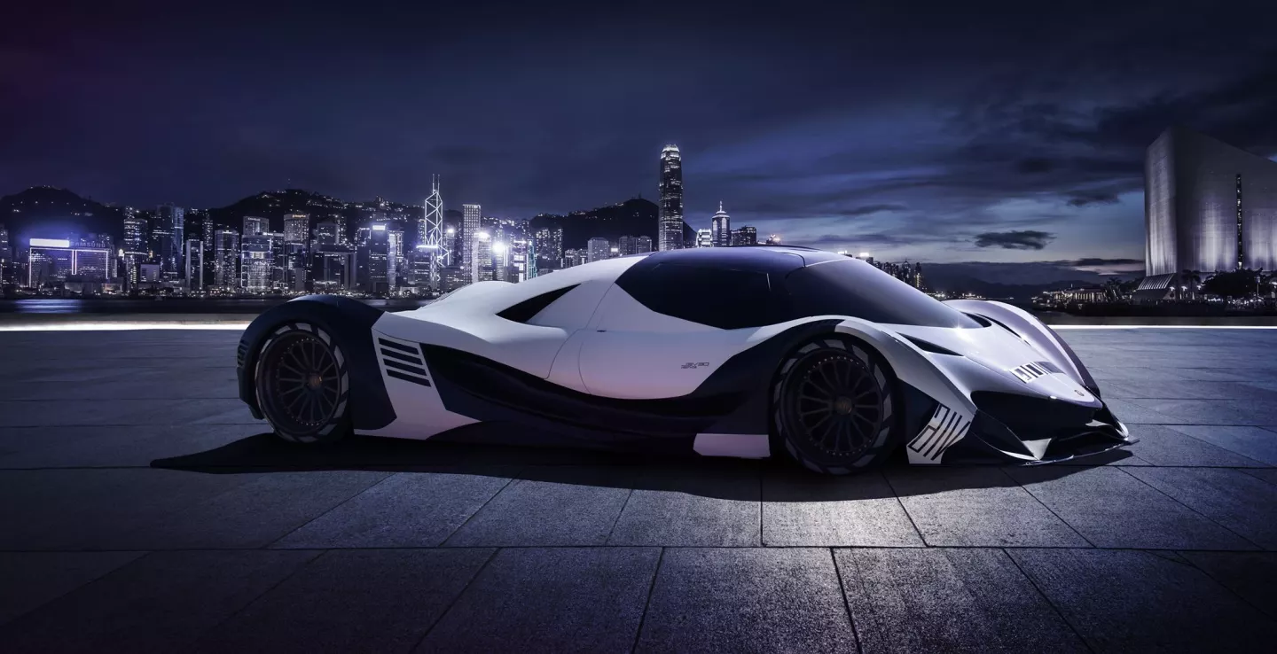 The body's so long and stretched-out that an enormously roomy cabin looks deceptively small