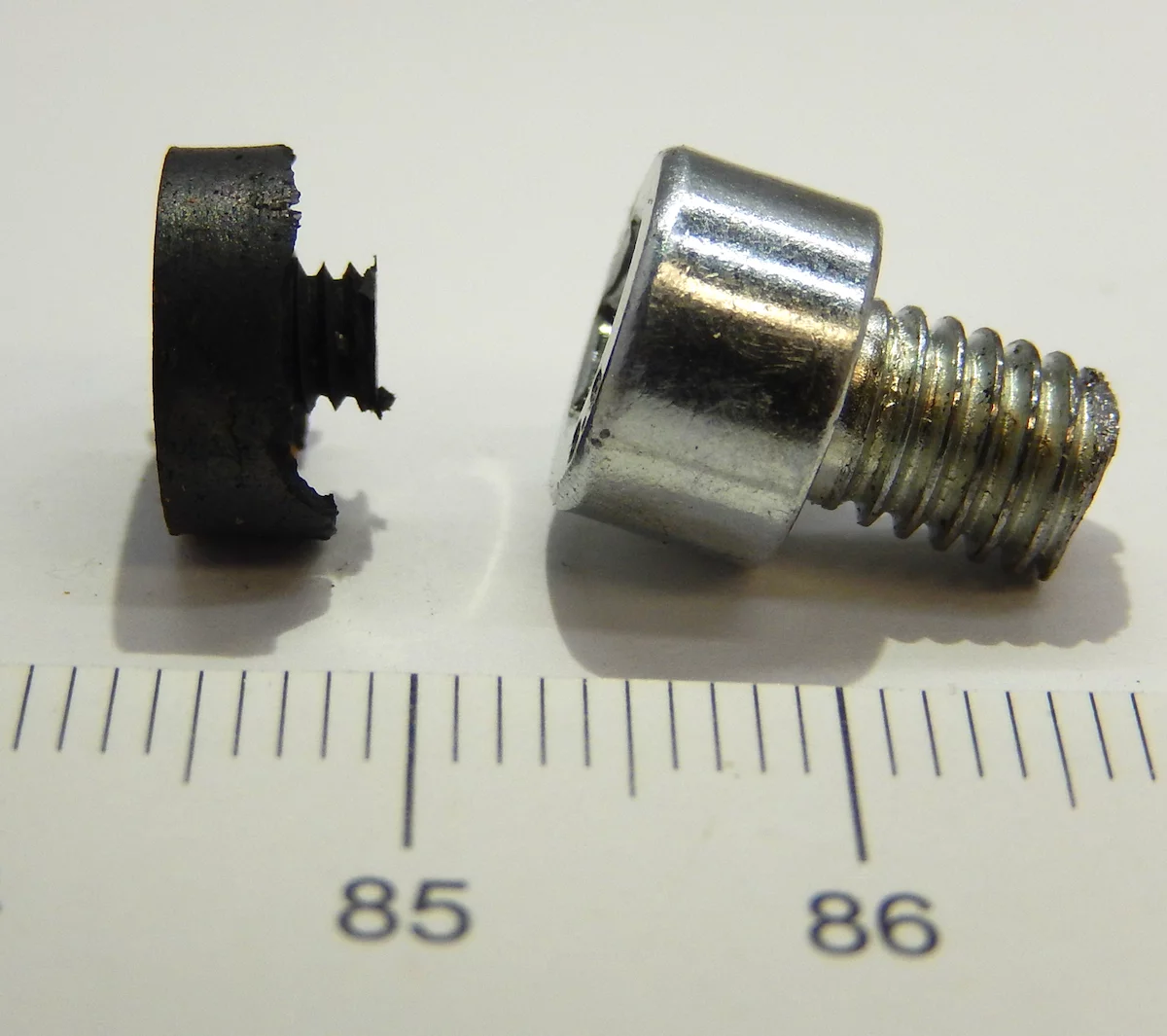 Material scientists from Rice University have reinforced graphene with carbon nanotubes, creating 3D structures that can support 3,000 times their own weight