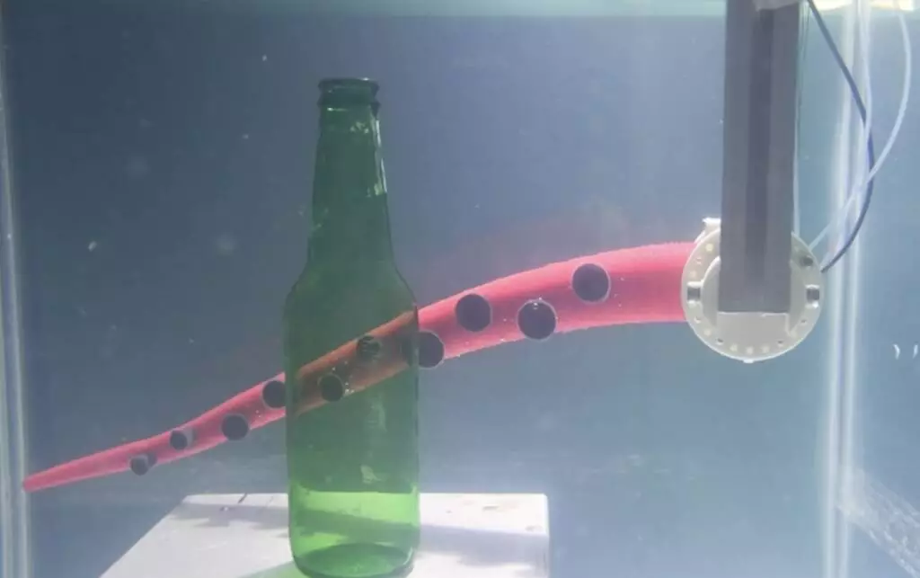 The moment contact is detected, each sucker fires independently – no central command needed