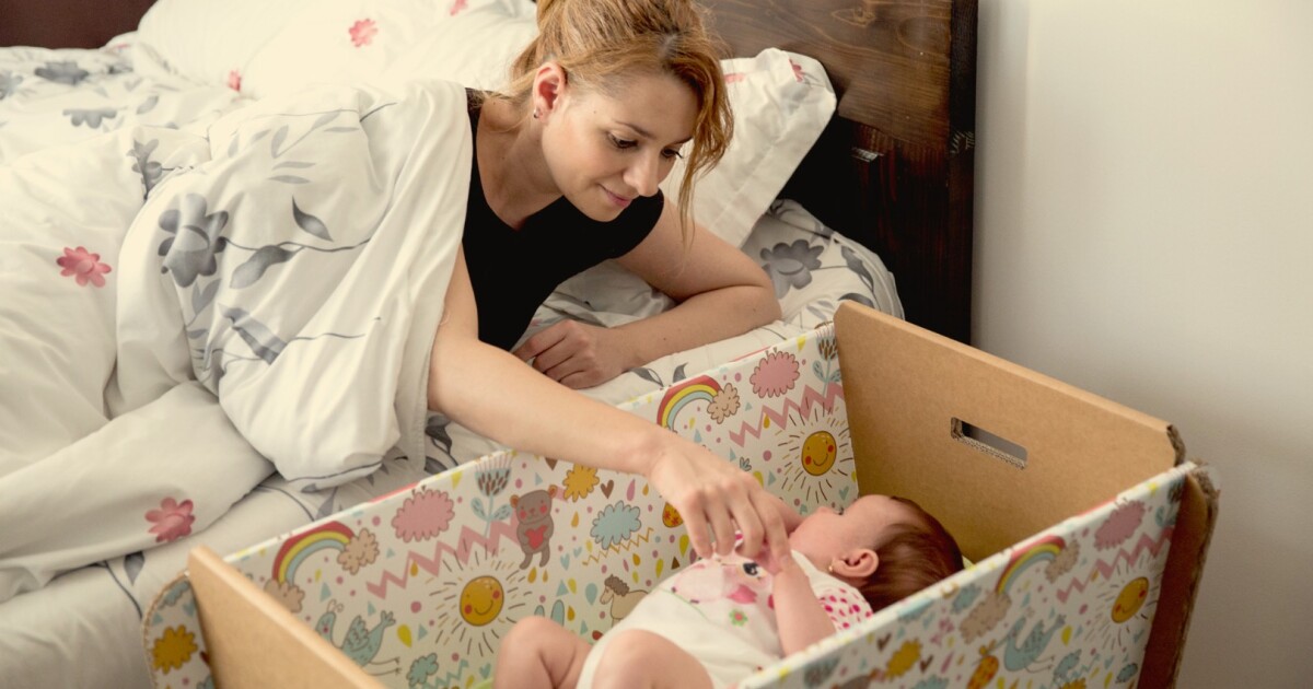 Foldo Bebe lets you put baby to bed in a cardboard crib