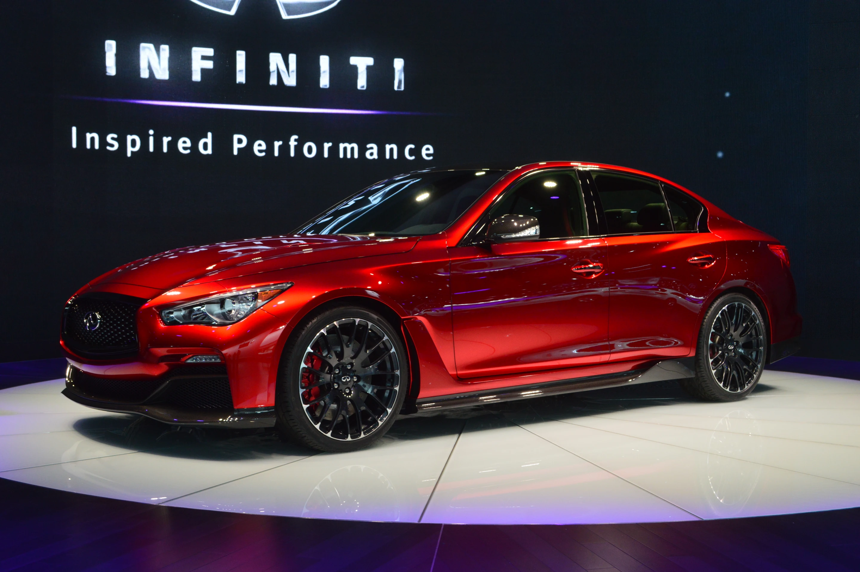 Eau Rouge is wider in the front and rear fenders by another 20 mm as compared to the production Q50 (Photo: CC Weiss/Gizmag.com)