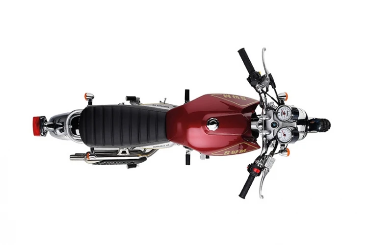 Along with the Gran Milano 440, the Silver Vase 440 is expected to be available in October