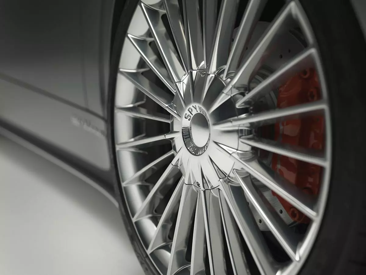 The B6 Venator sports 19-inch Turbofan wheels