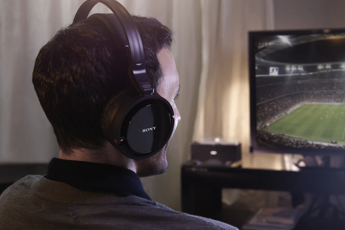 Noise, what noise? The Sony MDR-RF4000K wireless headphones shut out ambient distractions and let you listen to quality sound in comfort