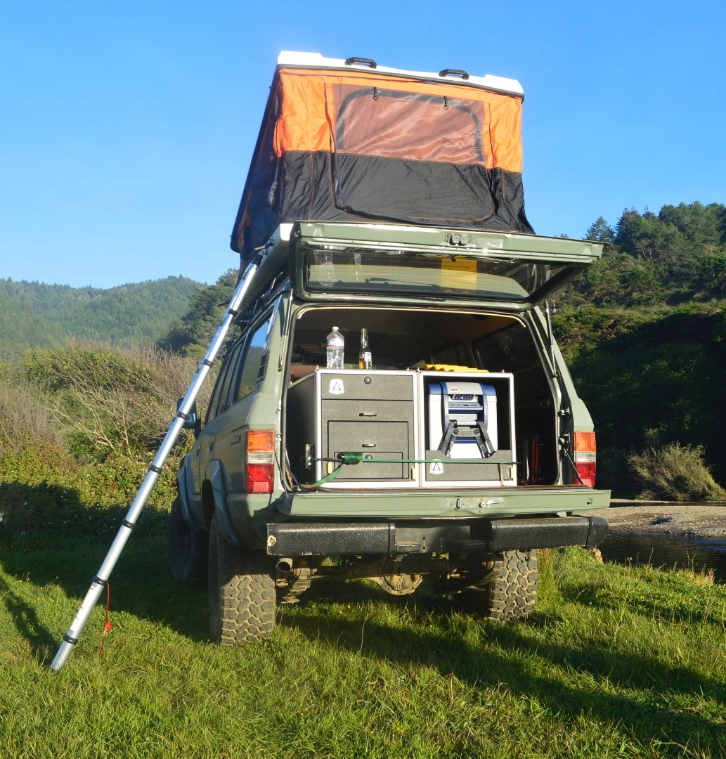 This right-hand-drive Land Cruiser carries the White Lightning