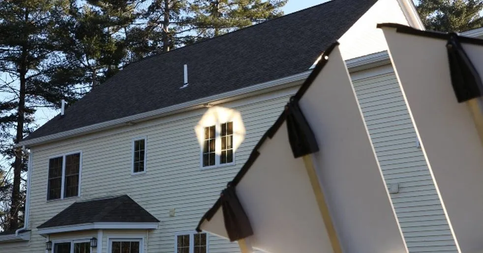 The Sunflower reflects sunlight to a fixed target, such as a window