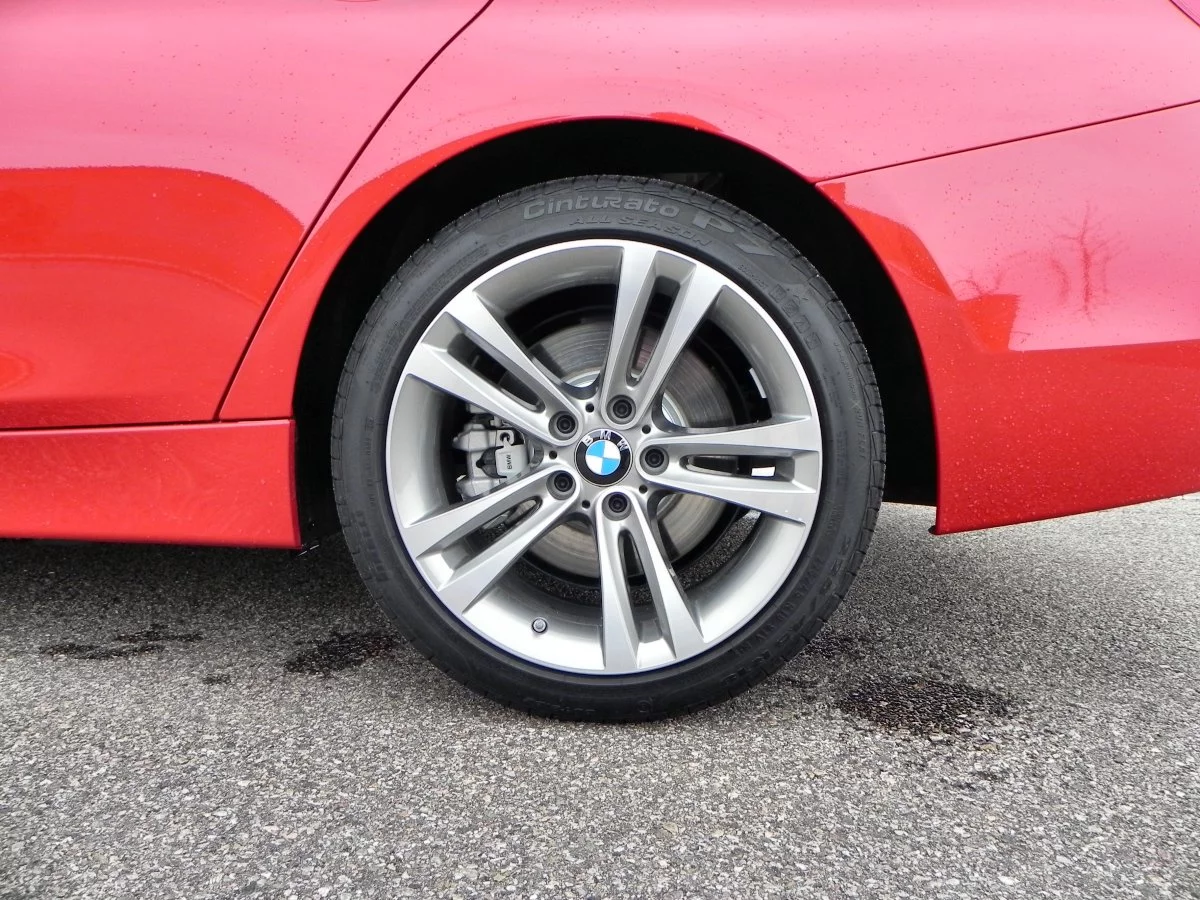 A veriety of beautiful wheel options are available in various package offerings for the 3 Series