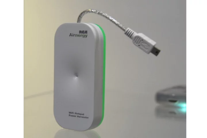 The RCA Airnergy harvests ambient WiFi energy to charge your gadgets (Photo: OhGizmo)