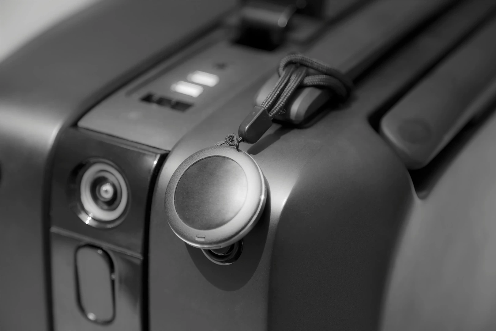 if the Ovis suitcase is lost or stolen, an app can be used to track it via an attached GPS tag