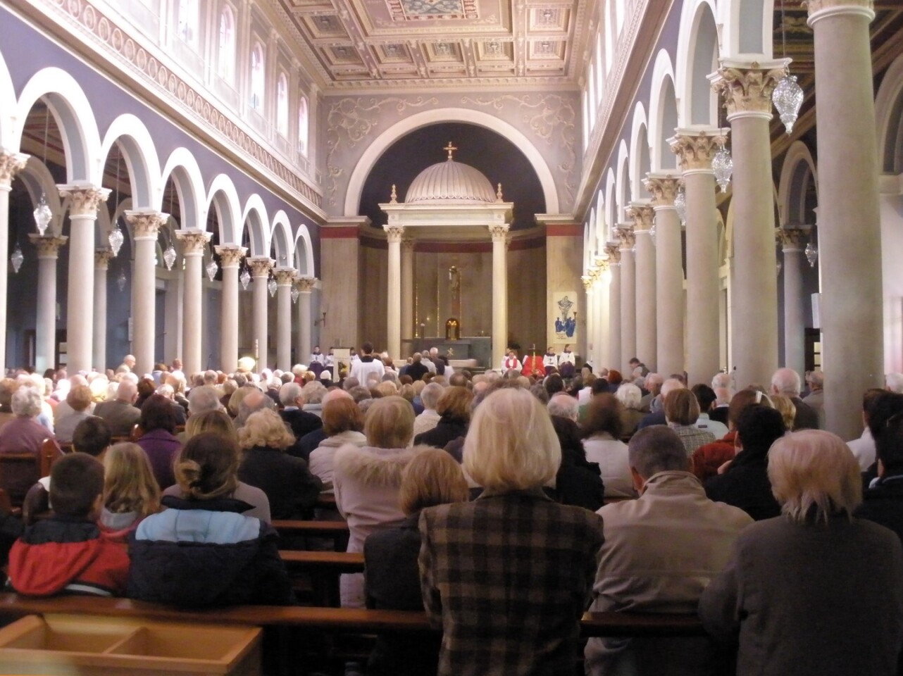 The Good Friday Experiment examined the effect of psilocybin on those with a religious belief while attending church on Good Friday (Credit: O'Dea at WikiCommons CC BY SA 3.0)