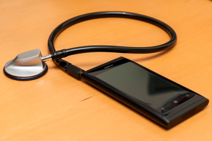 This low-cost stethoscope attachment for smartphones is designed to diagnose conditions such as childhood pneumonia