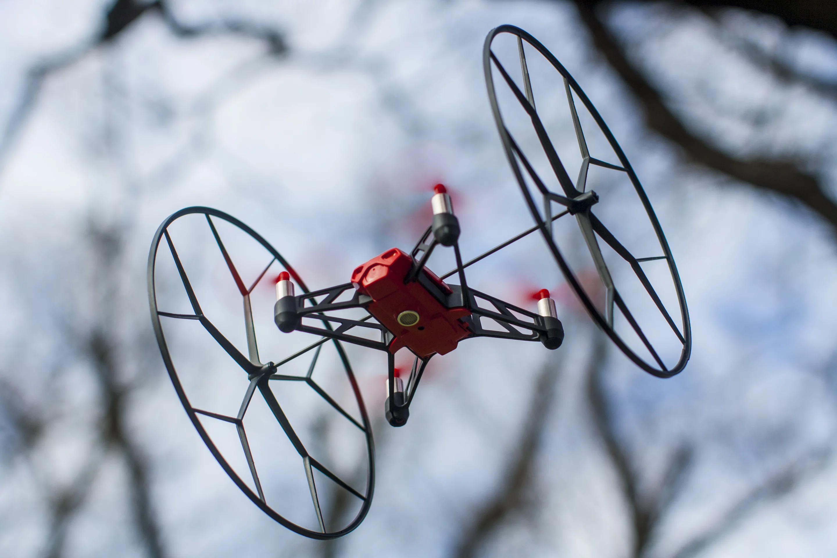 The wheels are optional, but they do serve to protect the drone and its plastic rotors from any walls, desk corners or body parts that will inevitably come into its path (Photo: Nick Lavars/Gizmag)