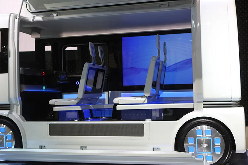 Daihatsu "shoCase" hybrid concept vehicle