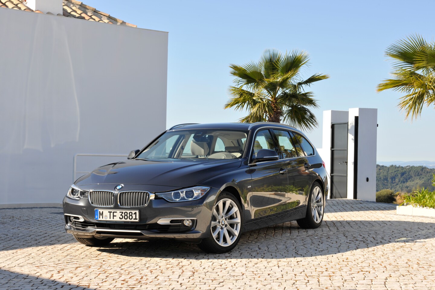 BMW reveals new Touring models of F30 3 series