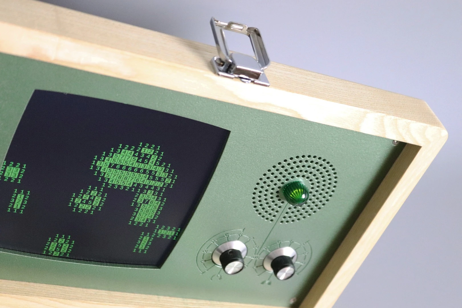 Sound generation for the Evoboxx is based on a zero-player game from 1970 called Game of Life