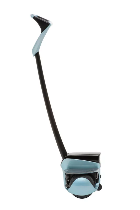 Like the medium-sized model, the Long Type Toyota Winglet has a range of 10 km / 6.2 miles
