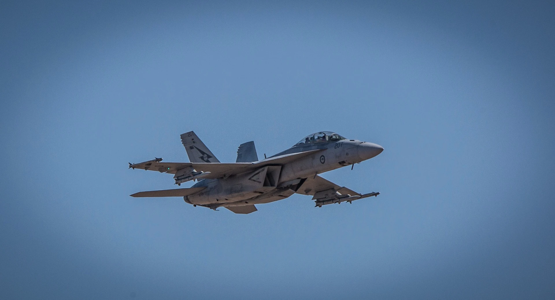 RAAF F-18F Super Hornet over Avalon