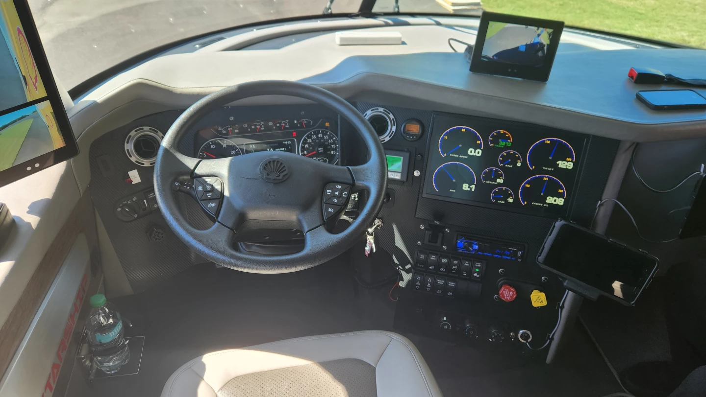 The Shell Starship's cockpit is a mixture of standard fare and advanced electronics, but everything is off the shelf and available today