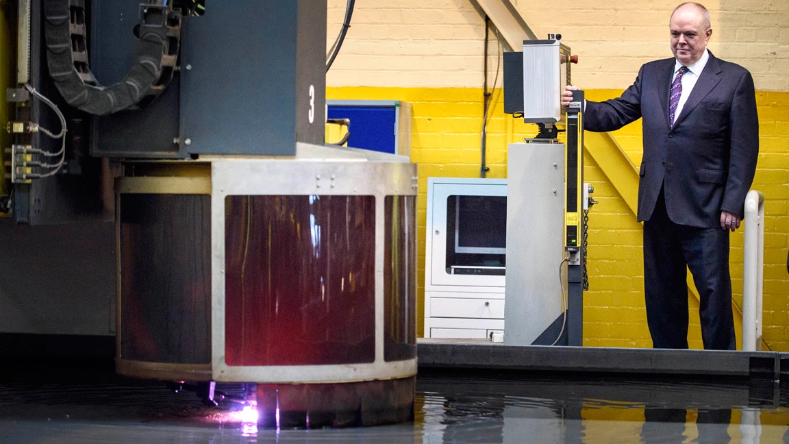 The plasma steel-cutting machine